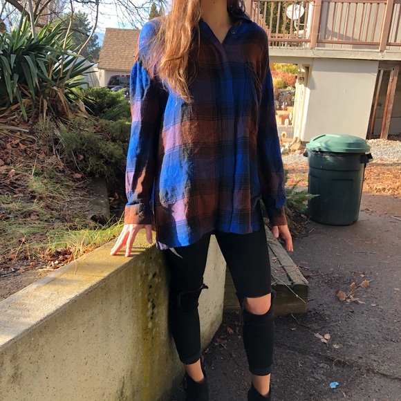 Button up - Picture 3 of 3